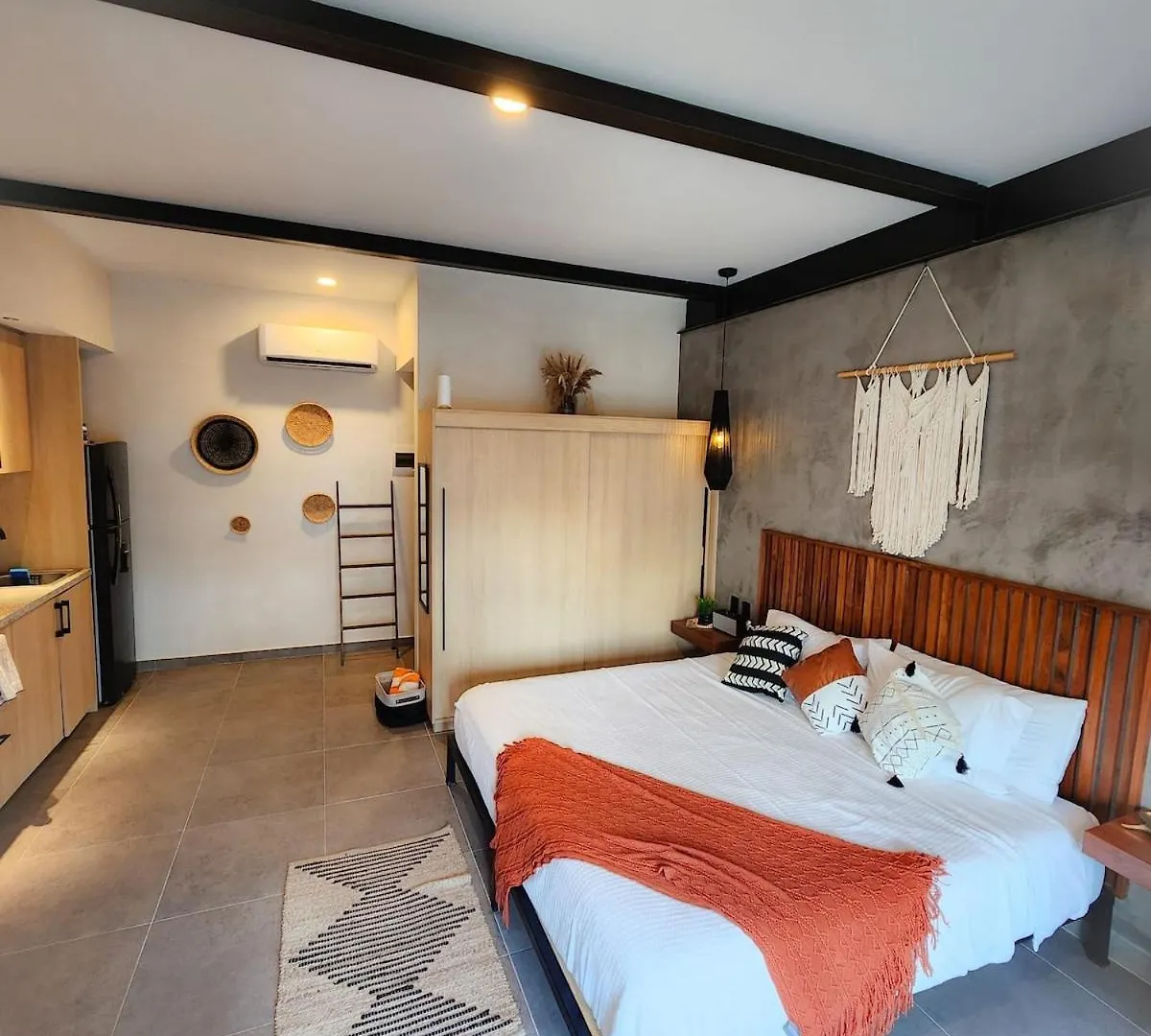 Boho Chic Studio Steps To 5Th Ave King Bed Wifi Rooftop Pool 신데 델 카르멘