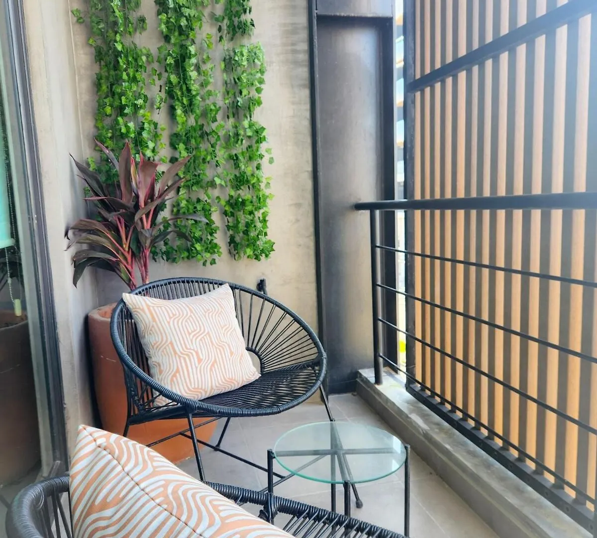 Boho Chic Studio Steps To 5Th Ave King Bed Wifi Rooftop Pool Playa del Carmen Mexico