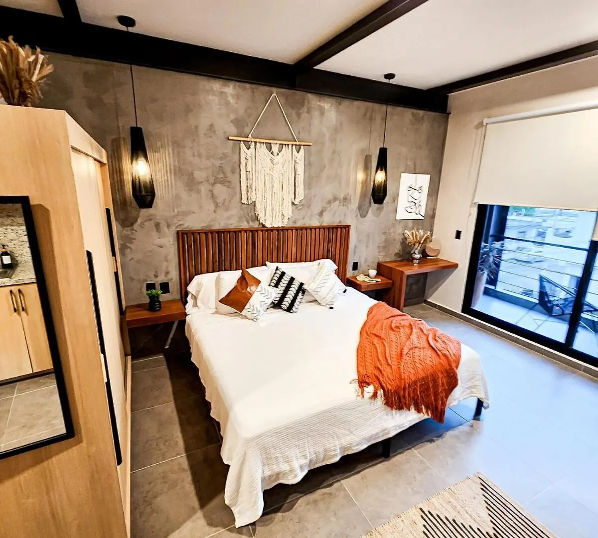 Boho Chic Studio Steps To 5Th Ave King Bed Wifi Rooftop Pool Playa del Carmen Mexico